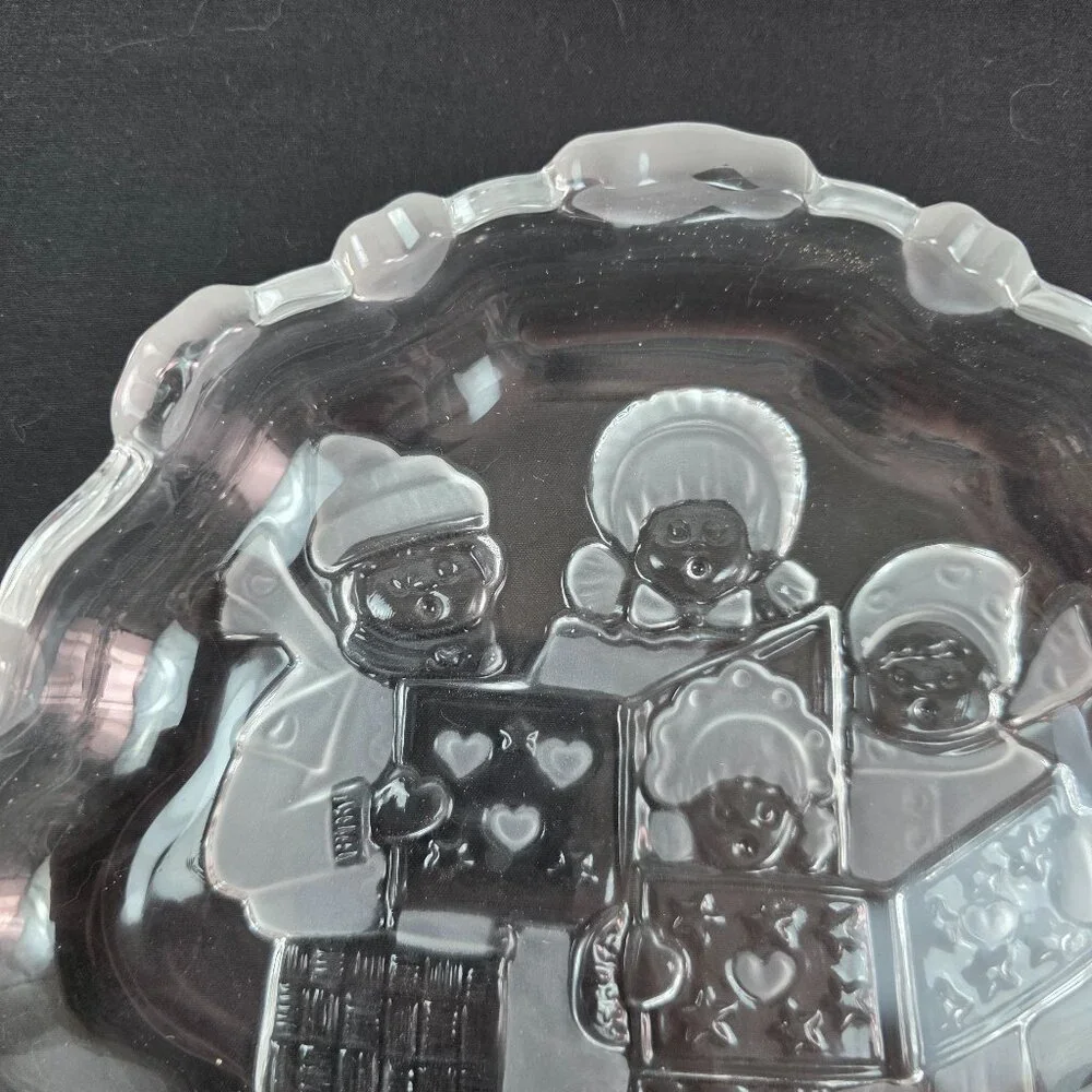 Mikasa Celebrations Carolers Collection Candy Sweets Dish 8 1/2 Inches